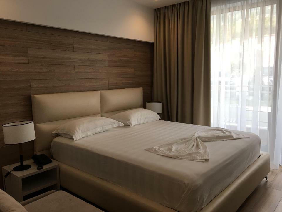 Hotel Morina Palace Dhërmi Eksteriør billede